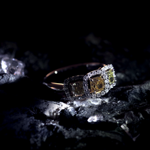 画像をギャラリービューアに読み込む, PT900ファンシーカラーダイヤモンドリング ¥1,815,000