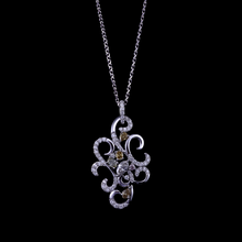 画像をギャラリービューアに読み込む, K18WGファンシーカラーダイヤモンドペンダントネックレス