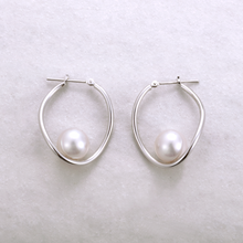 画像をギャラリービューアに読み込む, K18アコヤ本真珠ピアス(8.5㎜)