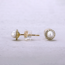 画像をギャラリービューアに読み込む, K18アコヤベビーパールピアス(4.0㎜)